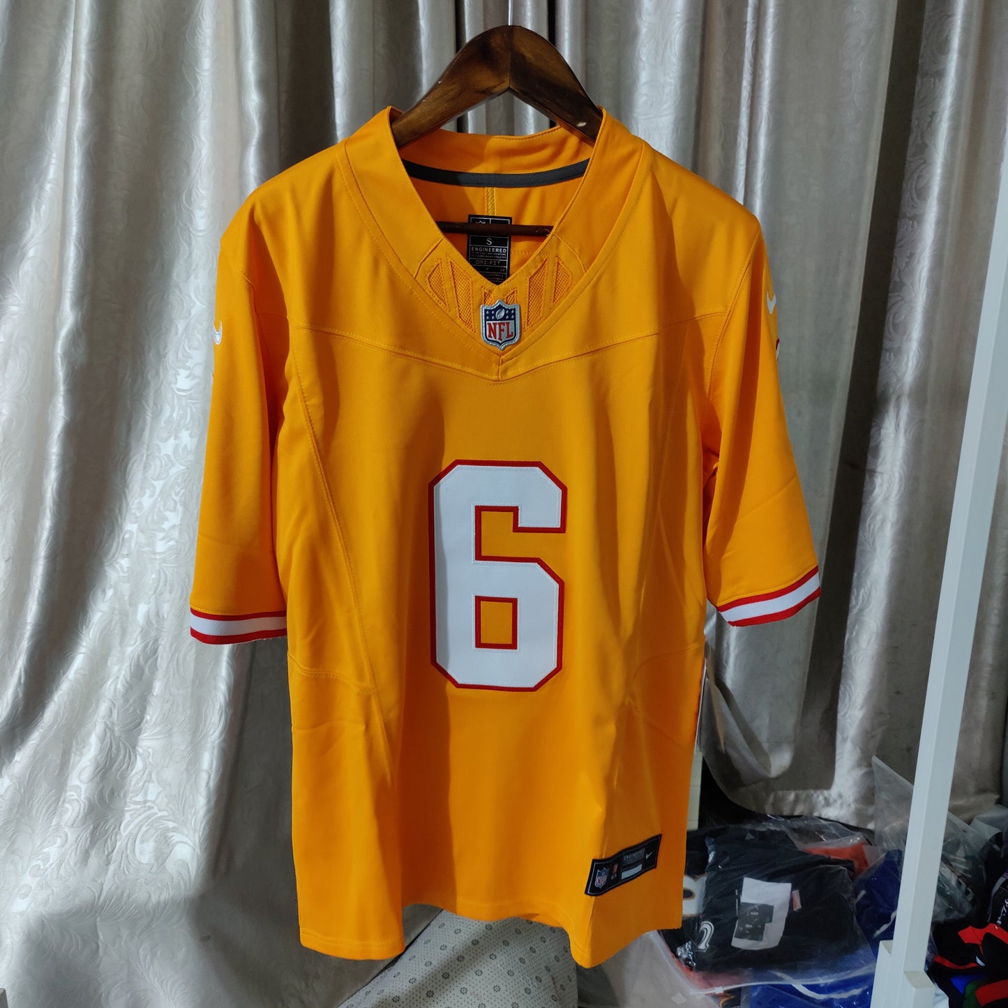 Camisa Futebol Americano Tampa Bay Buccaneers Vapor F.U.S.E. Limited Jersey Laranja
